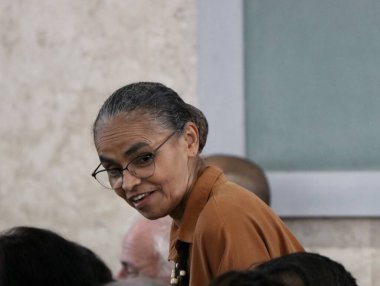 Planalto Sarayı 'nda seremoni ve Kamu Hizmetlerini Düzenleme Tasarısı. 28 Nisan 2023. Brasilia, Federal Bölge, Brezilya: Brezilya Cumhurbaşkanı Luiz Inacio Lula da Silva, tasarıyı onaylamak için düzenlenen bir etkinlikte (PL) 