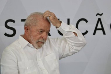 Planalto Sarayı 'nda seremoni ve Kamu Hizmetlerini Düzenleme Tasarısı. 28 Nisan 2023. Brasilia, Federal Bölge, Brezilya: Brezilya Cumhurbaşkanı Luiz Inacio Lula da Silva, tasarıyı onaylamak için düzenlenen bir etkinlikte (PL) 