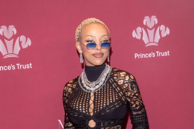 2023 Prens Vakfı Galası. 27 Nisan 2023, New York, New York, ABD: Doja Cat, New York City 'de 27 Nisan 2023' te Cipriani South Street 'teki Prince' s Trust galasına katıldı.. 