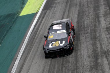 MC Gui, Sao Paulo 'daki Nascar Brasil Kupası' nda. 29 Nisan 2023, Sao Paulo, Brezilya: Nascar Brasil 'in 29 Nisan Cumartesi sabahı Sao Paulo' daki Interlagos pistindeki ikinci etabı için antrenman oturumlarına ve yarışa hak kazananlara bakmak.