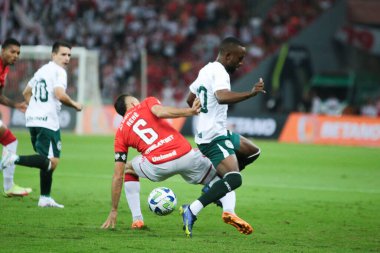 Brezilya Futbol Şampiyonası: Uluslararası Goais 'e karşı. 30 Nisan 2023, Porto Algre, Rio Grande do Sul, Brezilya: Brasileirao 'nun üçüncü turu için geçerli olan iç saha ile Goias arasındaki futbol maçı