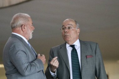 Brezilya Cumhurbaşkanı, Brezilya 'daki Itamaraty' de bir toplantı düzenledi. Mayıs 02, 2023. Brasilia, Distrito Federal, Brezilya: Brezilya Federatif Cumhuriyeti Başkanı Luiz Inacio Lula da Silva ve Dışişleri Bakanı Mauro Vieira 