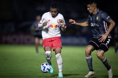 Sulamericana Futbol Kupası: RB Bragantino, Estudiantes 'e karşı. 02 Mayıs 2023, Braganca Paulista, Brezilya: RB Bragantino ve Estudiantes arasındaki futbol maçı, Conmebol Sulamericana 'nın birinci aşaması için geçerlidir, Nabi Abi Chedid Stadyumu' nda