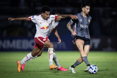 Sulamericana Futbol Kupası: RB Bragantino, Estudiantes 'e karşı. 02 Mayıs 2023, Braganca Paulista, Brezilya: RB Bragantino ve Estudiantes arasındaki futbol maçı, Conmebol Sulamericana 'nın birinci aşaması için geçerlidir, Nabi Abi Chedid Stadyumu' nda