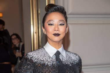 Pierre Oteli: 2023 Met Gala Gidiş. 1 Mayıs 2023, New York, New York, ABD: Valentino giyen Stephanie Hus, 1 Mayıs 2023 'te New York' ta The Pierre Hotel 'den ayrılır.. 