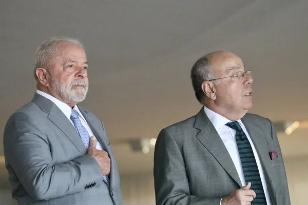 巴西总统在巴西利亚的Itamaraty举行会议 2023年5月2日巴西利亚 巴西联邦地区 巴西联邦共和国总统路易斯 伊纳西奥 达席尔瓦和外交部长毛罗 维埃拉 — 图库照片