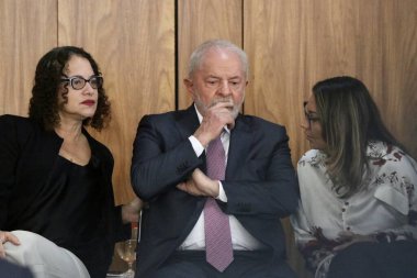 (Amazon Biyoticaret Merkezi 'ni (CBA) yönetecek kararnameyi imzalama töreni. 3 Mayıs 2023. Brasilia, Federal Bölge, Brezilya: Cumhuriyet Başkanı Luiz Inacio Lula da Silva, Başkan Yardımcısı Geraldo Alckmin 