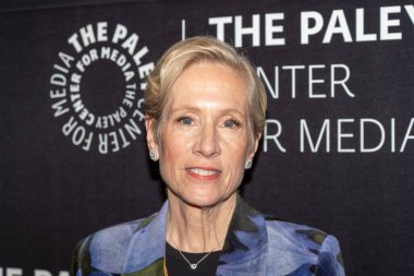 Shonda Rhimes, Kraliçe Charlotte 'u Kutluyor: Bir Bridgerton Hikayesi. 4 Mayıs 2023, New York, New York, ABD: Betsy Beers, Kraliçe Charlotte 'un 4 Mayıs 2023' te Paley Müzesi 'ndeki bir Bridgerton Hikayesi kutlamalarına katıldı.