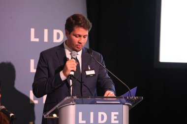 LIDE BRAZİL BÜYÜK BÖLGESİ. 09 Mayıs 2023, Brezilya: Brezilya Milletvekilleri Meclisi Başkanı Arthur Lira, senatörler, valiler ve federal milletvekillerinden oluşan bir heyetle Brezilya için fırsatları tartışıyor.