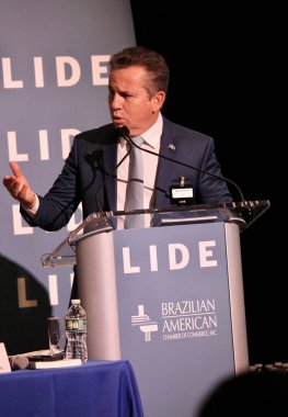 (YENİ) LIDE BRAZİL YARDIM New York 'ta. 09 Mayıs 2023, New York, Brezilya: Brezilya Milletvekilleri Meclisi Başkanı Arthur Lira, senatörler, valiler, federal vekiller ve 2 kişiden oluşan bir heyetle Brezilya için fırsatları tartışıyor.