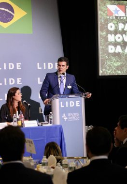 LIDE BRAZİL BÜYÜK BÖLGESİ. 09 Mayıs 2023, Brezilya: Brezilya Milletvekilleri Meclisi Başkanı Arthur Lira, senatörler, valiler ve federal milletvekillerinden oluşan bir heyetle Brezilya için fırsatları tartışıyor.