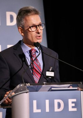 (YENİ) LIDE BRAZİL YARDIM New York 'ta. 09 Mayıs 2023, New York, Brezilya: Brezilya Milletvekilleri Meclisi Başkanı Arthur Lira, senatörler, valiler, federal vekiller ve 2 kişiden oluşan bir heyetle Brezilya için fırsatları tartışıyor.