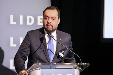 (YENİ) LIDE BRAZİL YARDIM New York 'ta. 09 Mayıs 2023, New York, Brezilya: Brezilya Milletvekilleri Meclisi Başkanı Arthur Lira, senatörler, valiler, federal vekiller ve 2 kişiden oluşan bir heyetle Brezilya için fırsatları tartışıyor.