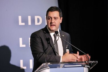 LIDE BRAZİL BÜYÜK BÖLGESİ. 09 Mayıs 2023, Brezilya: Brezilya Milletvekilleri Meclisi Başkanı Arthur Lira, senatörler, valiler ve federal milletvekillerinden oluşan bir heyetle Brezilya için fırsatları tartışıyor.