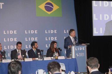 LIDE BRAZİL BÜYÜK BÖLGESİ. 09 Mayıs 2023, Brezilya: Brezilya Milletvekilleri Meclisi Başkanı Arthur Lira, senatörler, valiler ve federal milletvekillerinden oluşan bir heyetle Brezilya için fırsatları tartışıyor.