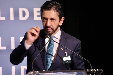 LIDE BRAZİL BÜYÜK BÖLGESİ. 09 Mayıs 2023, Brezilya: Brezilya Milletvekilleri Meclisi Başkanı Arthur Lira, senatörler, valiler ve federal milletvekillerinden oluşan bir heyetle Brezilya için fırsatları tartışıyor.