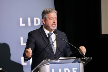 LIDE BRAZİL BÜYÜK BÖLGESİ. 09 Mayıs 2023, Brezilya: Brezilya Milletvekilleri Meclisi Başkanı Arthur Lira, senatörler, valiler ve federal milletvekillerinden oluşan bir heyetle Brezilya için fırsatları tartışıyor.