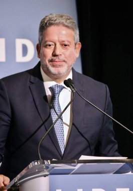 LIDE BRAZİL BÜYÜK BÖLGESİ. 09 Mayıs 2023, Brezilya: Brezilya Milletvekilleri Meclisi Başkanı Arthur Lira, senatörler, valiler ve federal milletvekillerinden oluşan bir heyetle Brezilya için fırsatları tartışıyor.