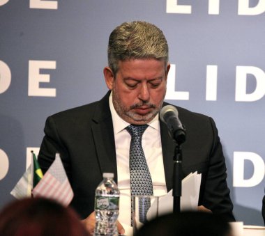 LIDE BRAZİL BÜYÜK BÖLGESİ. 09 Mayıs 2023, Brezilya: Brezilya Milletvekilleri Meclisi Başkanı Arthur Lira, senatörler, valiler ve federal milletvekillerinden oluşan bir heyetle Brezilya için fırsatları tartışıyor.