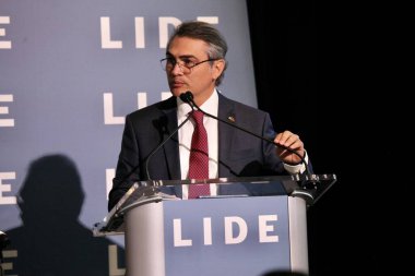 (YENİ) LIDE BRAZİL YARDIM New York 'ta. 09 Mayıs 2023, New York, Brezilya: Brezilya Milletvekilleri Meclisi Başkanı Arthur Lira, senatörler, valiler, federal vekiller ve 2 kişiden oluşan bir heyetle Brezilya için fırsatları tartışıyor.