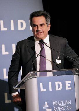 LIDE BRAZİL BÜYÜK BÖLGESİ. 09 Mayıs 2023, Brezilya: Brezilya Milletvekilleri Meclisi Başkanı Arthur Lira, senatörler, valiler ve federal milletvekillerinden oluşan bir heyetle Brezilya için fırsatları tartışıyor.