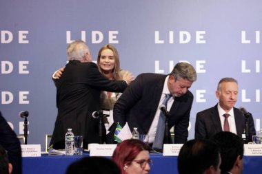 (YENİ) LIDE BRAZİL YARDIM New York 'ta. 09 Mayıs 2023, New York, Brezilya: Brezilya Milletvekilleri Meclisi Başkanı Arthur Lira, senatörler, valiler, federal vekiller ve 2 kişiden oluşan bir heyetle Brezilya için fırsatları tartışıyor.