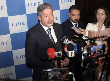 (YENİ) LIDE BRAZİL YARDIM New York 'ta. 09 Mayıs 2023, New York, Brezilya: Brezilya Milletvekilleri Meclisi Başkanı Arthur Lira, senatörler, valiler, federal vekiller ve 2 kişiden oluşan bir heyetle Brezilya için fırsatları tartışıyor.