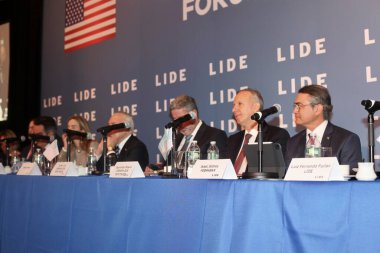 LIDE BRAZİL BÜYÜK BÖLGESİ. 09 Mayıs 2023, Brezilya: Brezilya Milletvekilleri Meclisi Başkanı Arthur Lira, senatörler, valiler ve federal milletvekillerinden oluşan bir heyetle Brezilya için fırsatları tartışıyor.