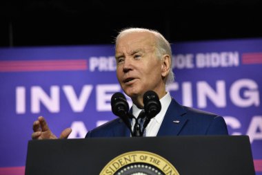 (ABD Başkanı Joe Biden, New York, Valhalla 'daki Westchester Halk Koleji' nde yaptığı bir konuşmada borcun temerrüde düşme olasılığı üzerine açıklama yaptı. 10 Mayıs 2023. 