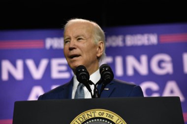 (ABD Başkanı Joe Biden, New York, Valhalla 'daki Westchester Halk Koleji' nde yaptığı bir konuşmada borcun temerrüde düşme olasılığı üzerine açıklama yaptı. 10 Mayıs 2023. 