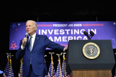 (ABD Başkanı Joe Biden, New York, Valhalla 'daki Westchester Halk Koleji' nde yaptığı bir konuşmada borcun temerrüde düşme olasılığı üzerine açıklama yaptı. 10 Mayıs 2023. 