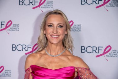 Göğüs kanseri araştırma vakfı sıcak pembe partisi. 09 Mayıs 2023, New York, New York, ABD: Kinga Lampert, New York City 'de The Glasshouse' daki Göğüs Kanseri Araştırma Vakfı Sıcak Pembe Partisi 'ne katılıyor..  