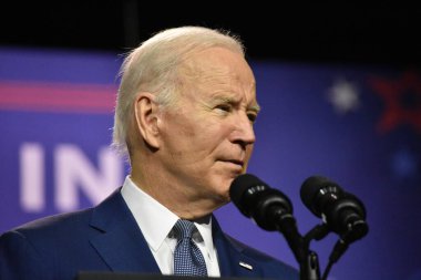 (ABD Başkanı Joe Biden, New York, Valhalla 'daki Westchester Halk Koleji' nde yaptığı bir konuşmada borcun temerrüde düşme olasılığı üzerine açıklama yaptı. 10 Mayıs 2023. 