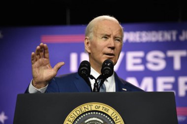 (ABD Başkanı Joe Biden, New York, Valhalla 'daki Westchester Halk Koleji' nde yaptığı bir konuşmada borcun temerrüde düşme olasılığı üzerine açıklama yaptı. 10 Mayıs 2023. 