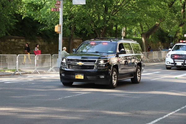 美国总统拜登在返回肯尼迪机场的路上 2023年5月10日 美国纽约 美国总统拜登在参观了纽约哈德逊谷地区之后 带着他的车队返回肯尼迪机场 — 图库照片