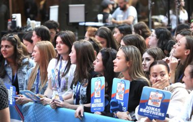 Jonas Brothers Today Show 'da canlı yayında. 12 Mayıs 2023, New York, ABD: Jonas Kardeşler bugün Rockefeller Center 'da canlı yayında Citi Konser Serisi' ni başlatıyor.. 