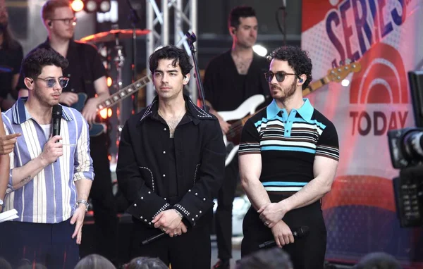 Jonas Brothers Interpretează Live Today Show Mai 2023 New York — Fotografie, imagine de stoc
