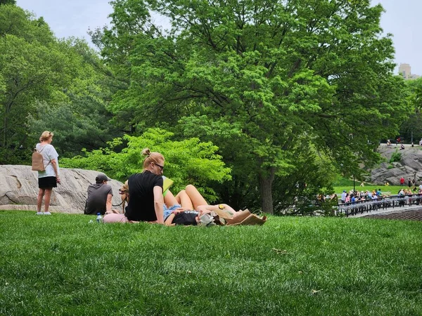 在中央公园的活动 2023年5月13日美国纽约 这个星期六 13日 在美国纽约的中央公园有很多活动 — 图库照片