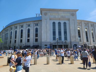 Tüberküloz MLB beyzbolu için New York Yankees 'e karşı. 14 Mayıs 2023, New York, ABD: New York 'taki Yankee Stadyumu' nda oynanan Major League Baseball 'da (MLB) TB Rays ve NY Yankees arasındaki maç için taraftarlar harekete geçti..