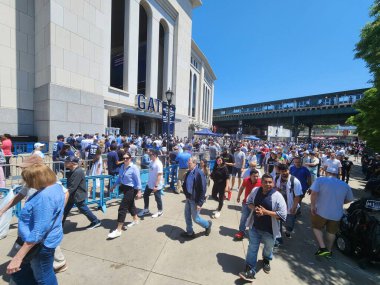Tüberküloz MLB beyzbolu için New York Yankees 'e karşı. 14 Mayıs 2023, New York, ABD: New York 'taki Yankee Stadyumu' nda oynanan Major League Baseball 'da (MLB) TB Rays ve NY Yankees arasındaki maç için taraftarlar harekete geçti..