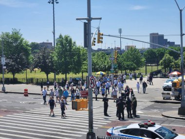 Tüberküloz MLB beyzbolu için New York Yankees 'e karşı. 14 Mayıs 2023, New York, ABD: New York 'taki Yankee Stadyumu' nda oynanan Major League Baseball 'da (MLB) TB Rays ve NY Yankees arasındaki maç için taraftarlar harekete geçti..