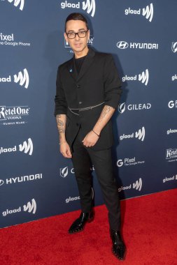 34. Yıllık GLAAD Medya Ödülleri. 13 Mayıs 2023, New York, New York, ABD: Christian Siriano, New York 'ta 13 Mayıs 2023 tarihinde New York Hilton Midtown' da düzenlenen 2023 GLAAD Medya Ödüllerine katılmıştır.. 