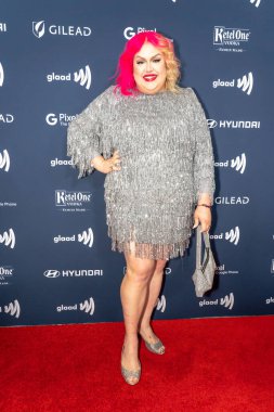 34. Yıllık GLAAD Medya Ödülleri. 13 Mayıs 2023, New York, New York, ABD: New York 'ta 13 Mayıs 2023' te New York Hilton Midtown 'da düzenlenen 2023 GLAAD Medya Ödüllerine katılan bir konuk.