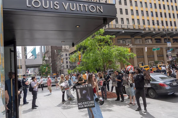 Louis Vuitton Store on Fifth Avenue in New York City, USA Stock