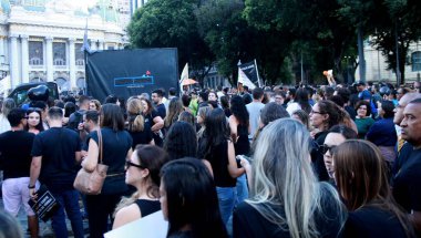 Rio de Janeiro 'da S gününde gösteri. 16 Mayıs 2023. Rio de Janeiro, Brezilya: S-Day, Ticaret Sistemi çalışanları, kullanıcılar, öğrenciler ve öğretmenleri büyük bir gösteride bir araya getirecek