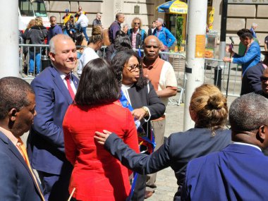 New York 'ta Haiti için bayrak kaldırma töreni. 17 Mayıs 2023, New York, ABD: Haitililer New York 'ta kendileri için yapılan bayrak kaldırma törenini kutladılar.