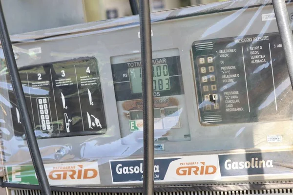 燃料价格调整 2023年5月18日巴西利亚联邦区 巴西利亚地区的加油站 已经为消费者提供了减价服务 Petrobras将结束对市场有利的燃料价格 — 图库照片
