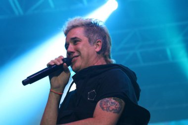 Jota Quest Jota25 De Volta ao Novo. 19 Mayıs 2023, Curitiba, Parana, Brezilya: Sao Paulo, Salvador ve Rio de Janeiro 'da tüm biletler tükendikten sonra, Jota Quest konser vermektedir.