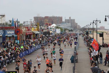 Brooklyn Yarı Maraton 13.1 Mil Yarışı. 20 Mayıs 2023, Brooklyn, New York, ABD: Amerika Birleşik Devletleri 'ndeki 13.1 millik Kings İlçesi' ndeki en büyük yarı maratondur.