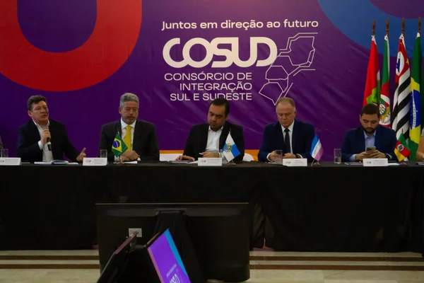 ブラジルの南部と南東部の知事は 税制改革の提案を提示する 2023年5月19日 ブラジルのリオデジャネイロ 南と東南の知事は 下院議長のArthur Liraに税制改革に関する一連の提案を発表しました — ストック写真